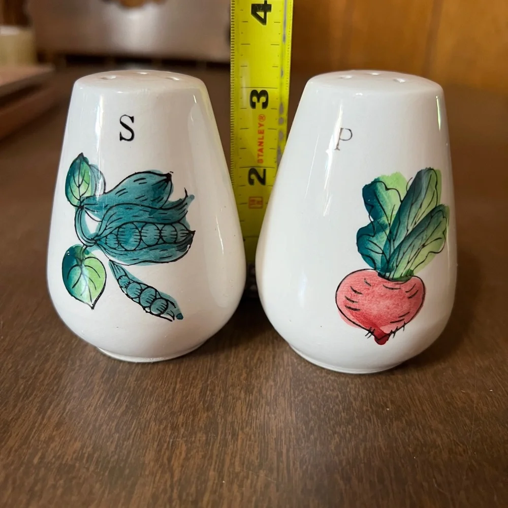 vintage made in japan salt and pepper shakers veggies Vegetables Beets Peas